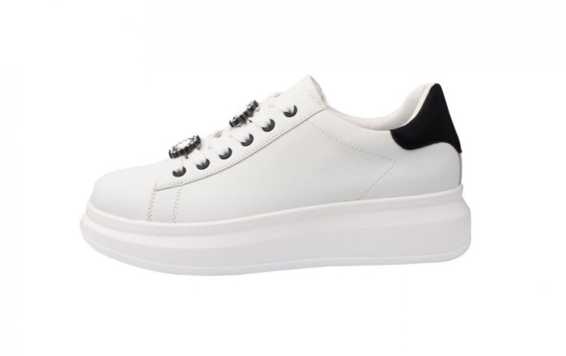 Bílo-černé sneakersy s broží